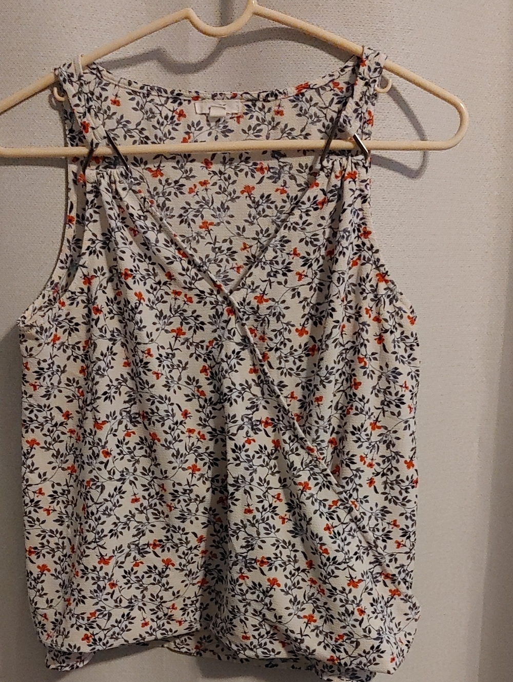 (4/$20) Ardene Women's White Floral Sleeveless Blouse, Blue Leaves Red Flowers